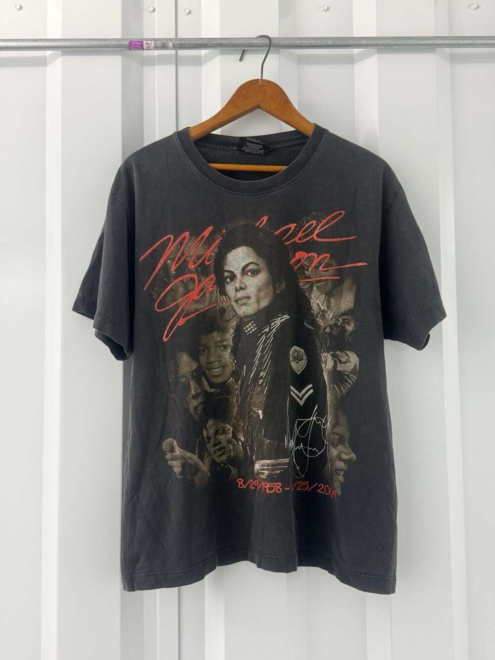 Vintage Michael Jackson King Of Pop Memorial Graphic T-Shirt Black Size L